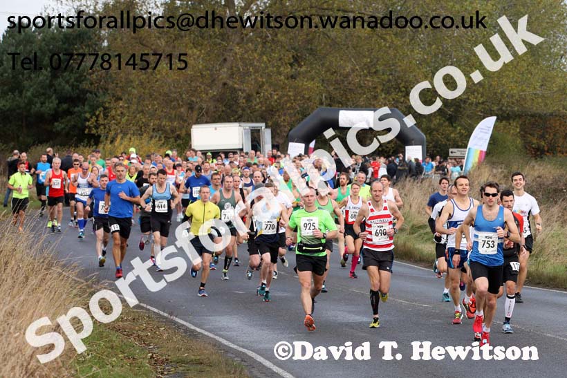 Start of the Morpeth to Newcastle Marathon. Photo: David T. Hewitson/Sports for All Pics